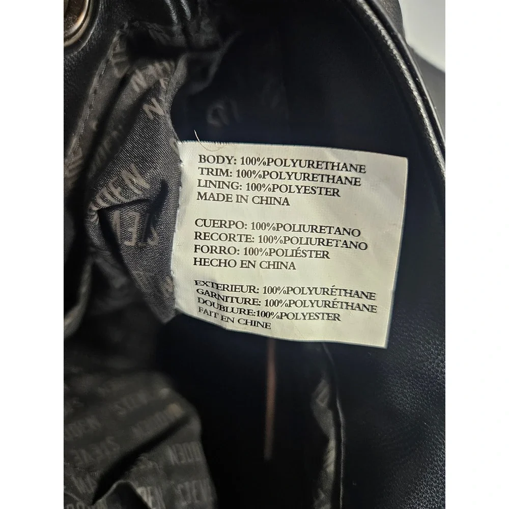 STEVE MADDEN‎ Black Quilted Crossbody Bag Silver SM Logo Flap Closure Messenger